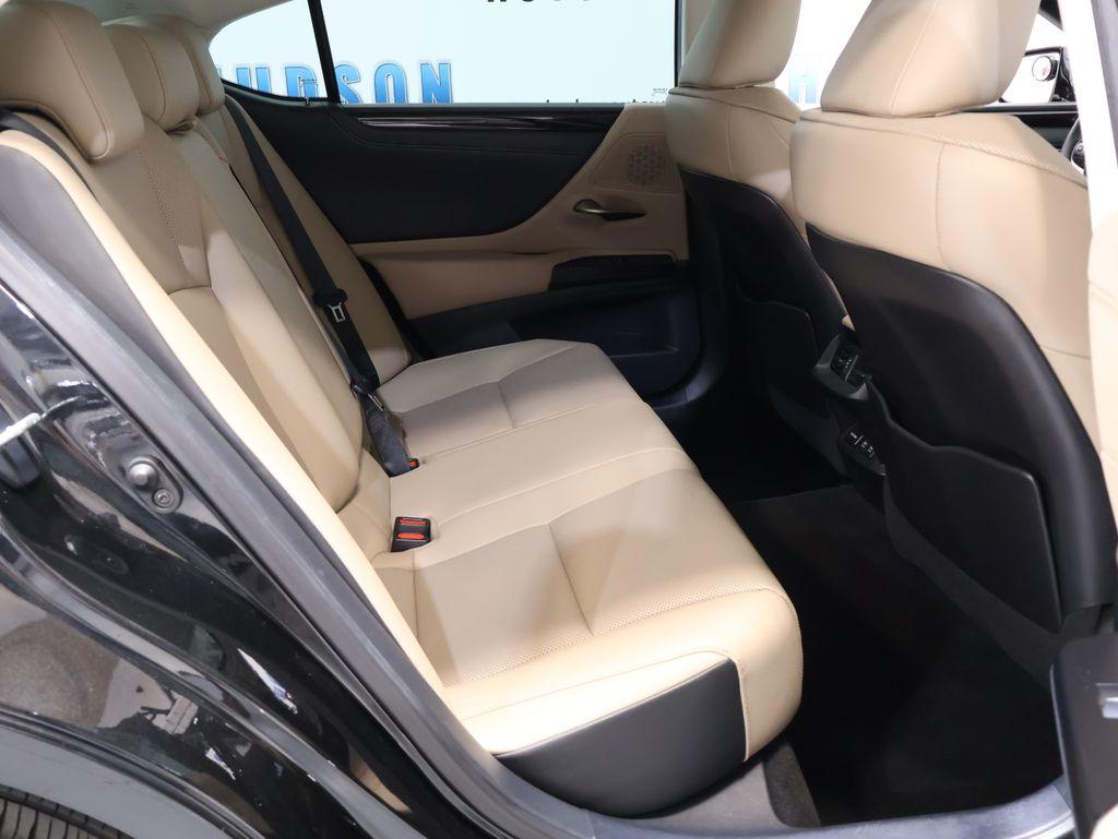 LexusES29