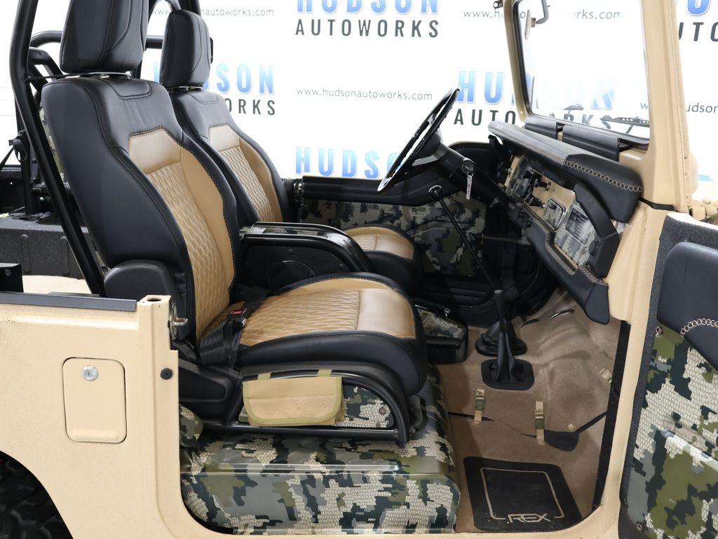 ToyotaLand Cruiser29