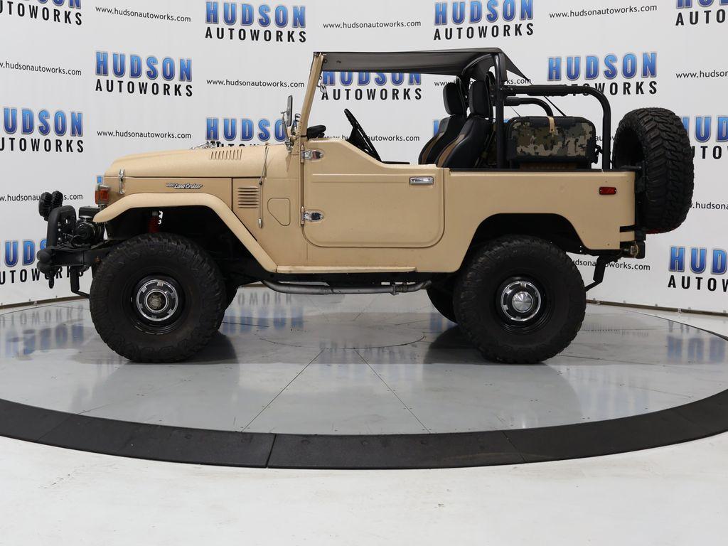 ToyotaLand Cruiser3