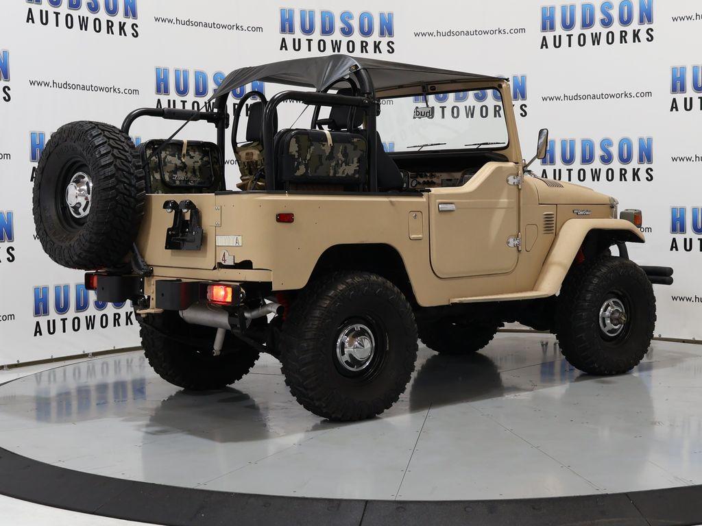 ToyotaLand Cruiser6