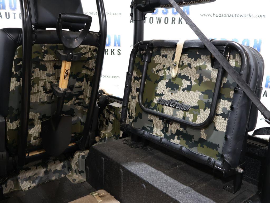 ToyotaLand Cruiser28