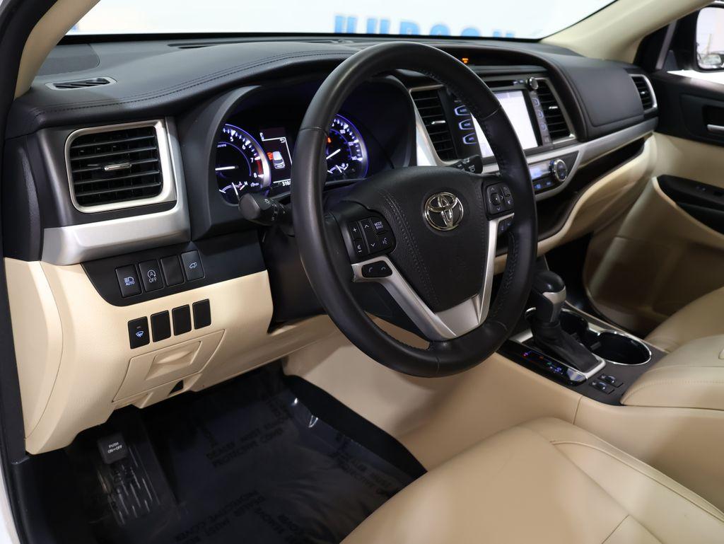 ToyotaHighlander12