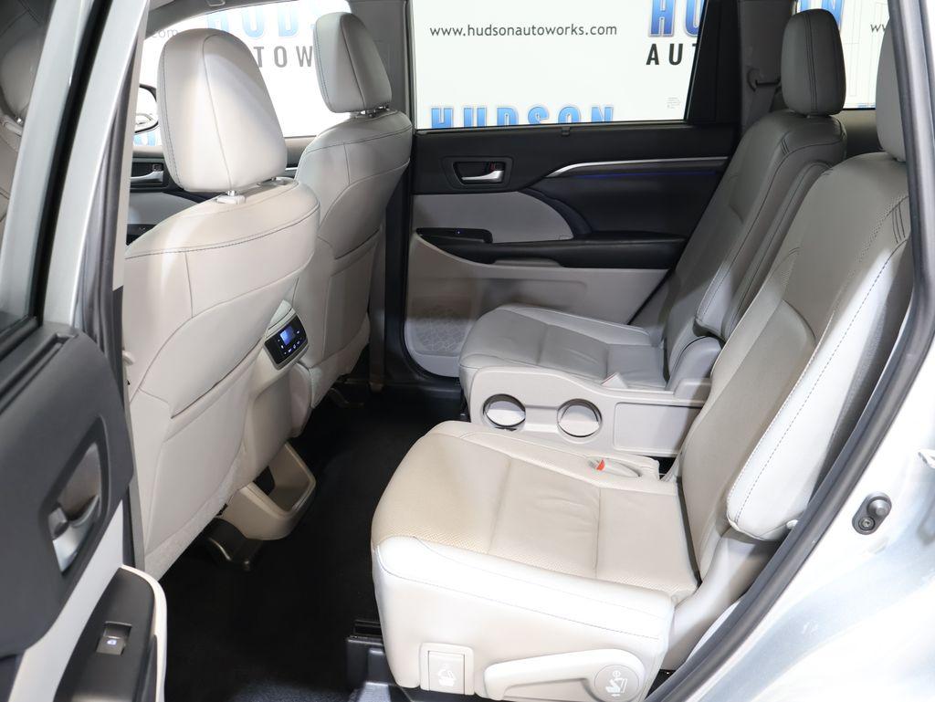 ToyotaHighlander28