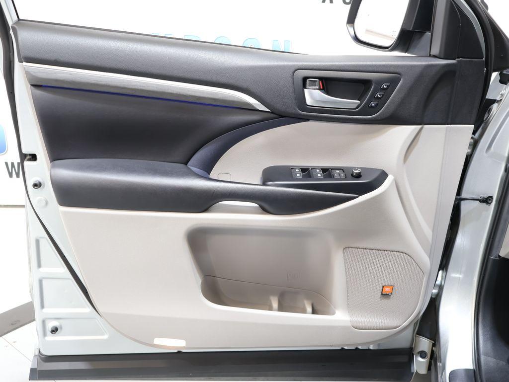 ToyotaHighlander10