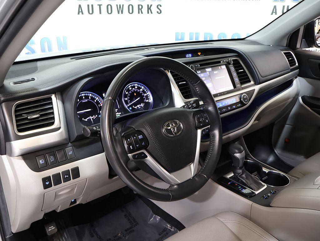 ToyotaHighlander12