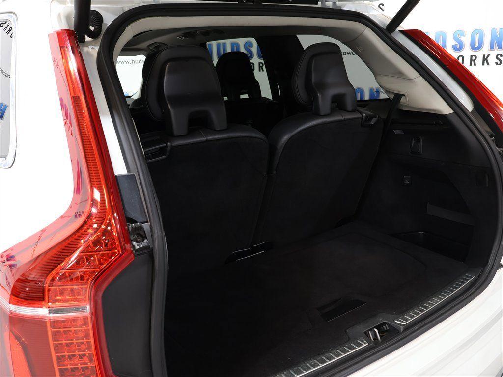 VolvoXC9037