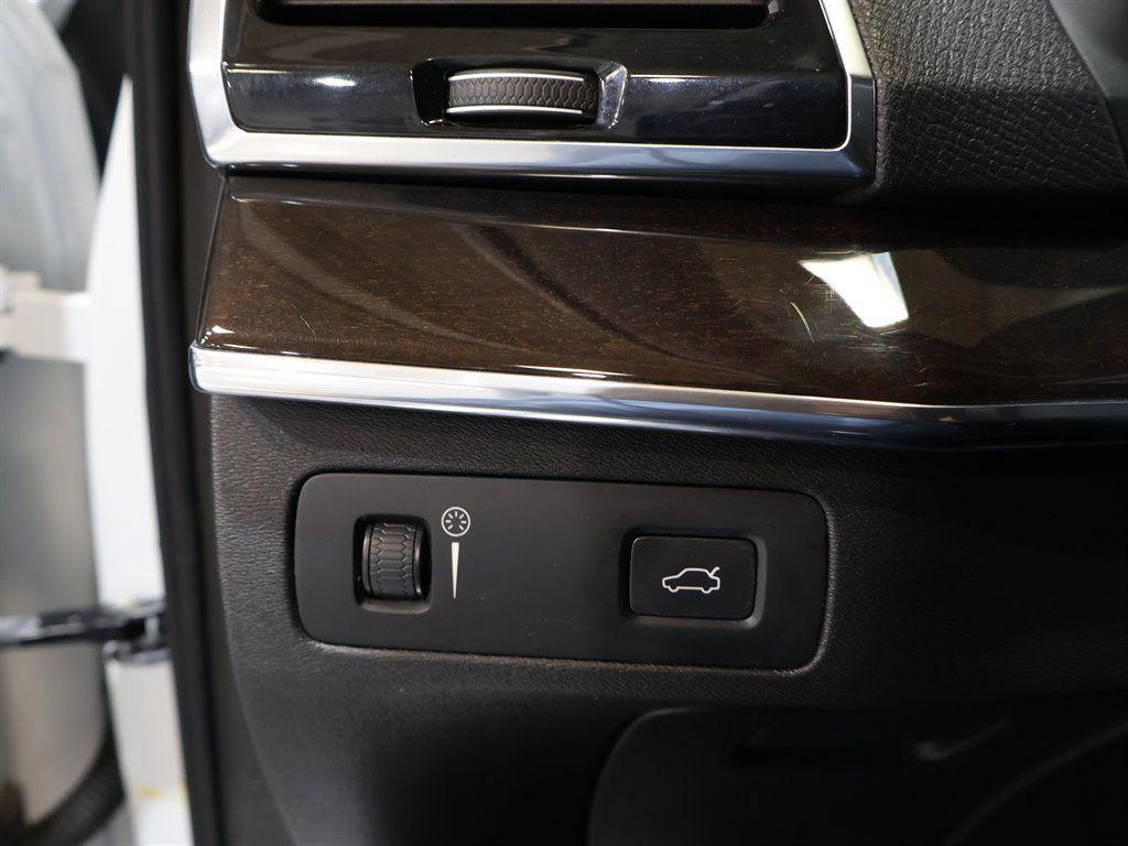 VolvoXC9016
