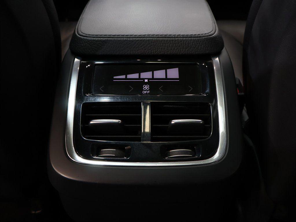 VolvoXC9028