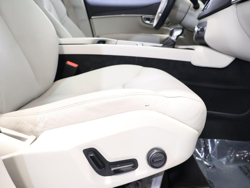 VolvoXC9027
