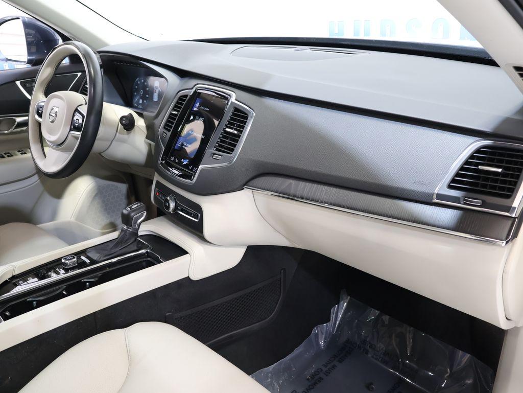 VolvoXC9029