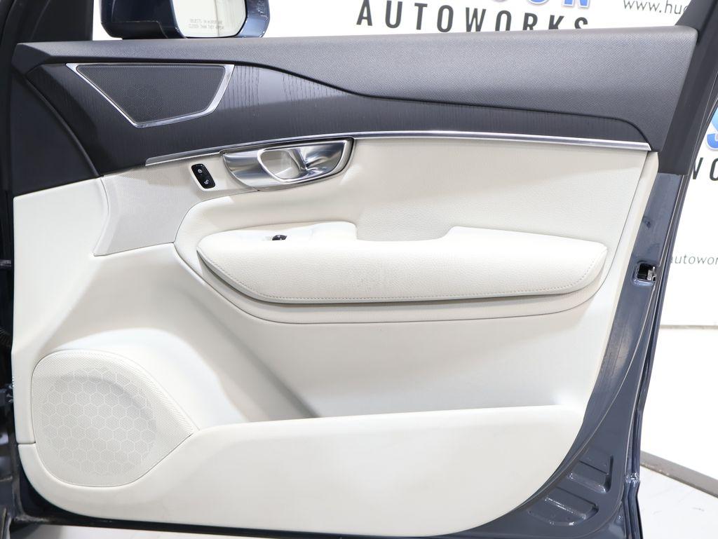 VolvoXC9030