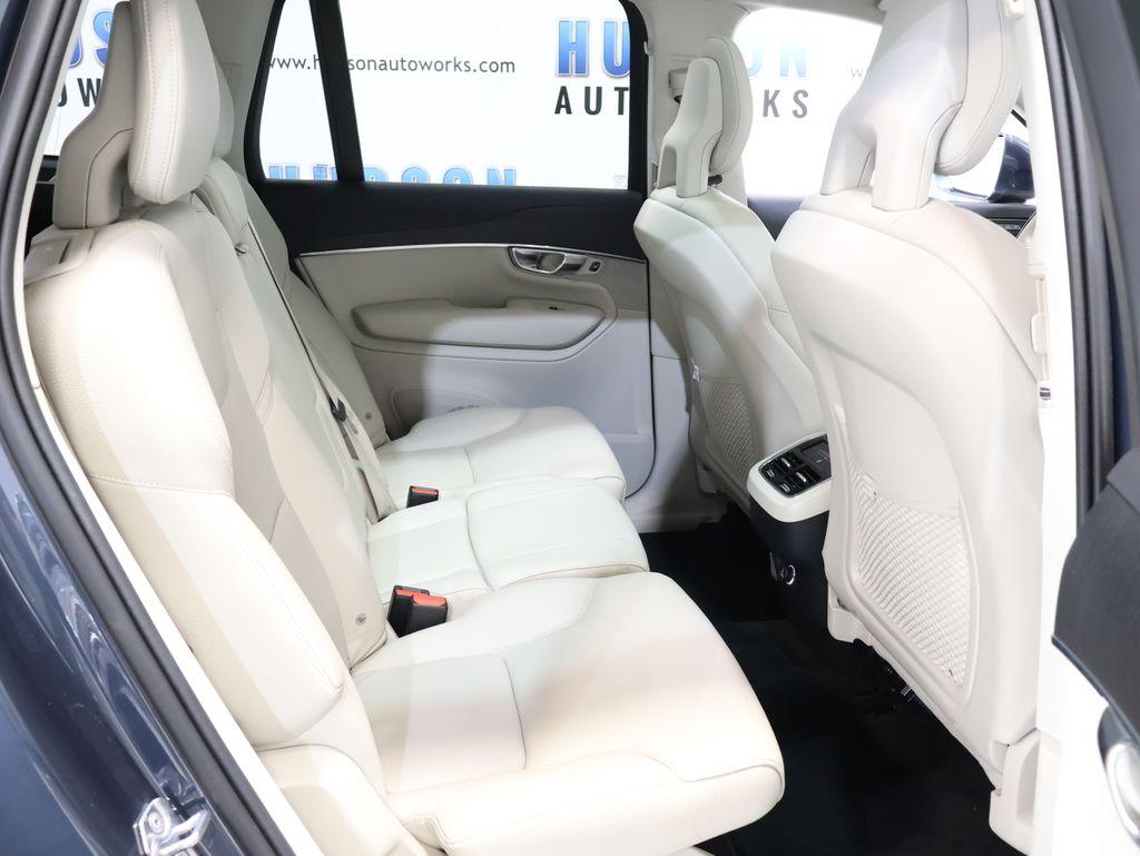 VolvoXC9025