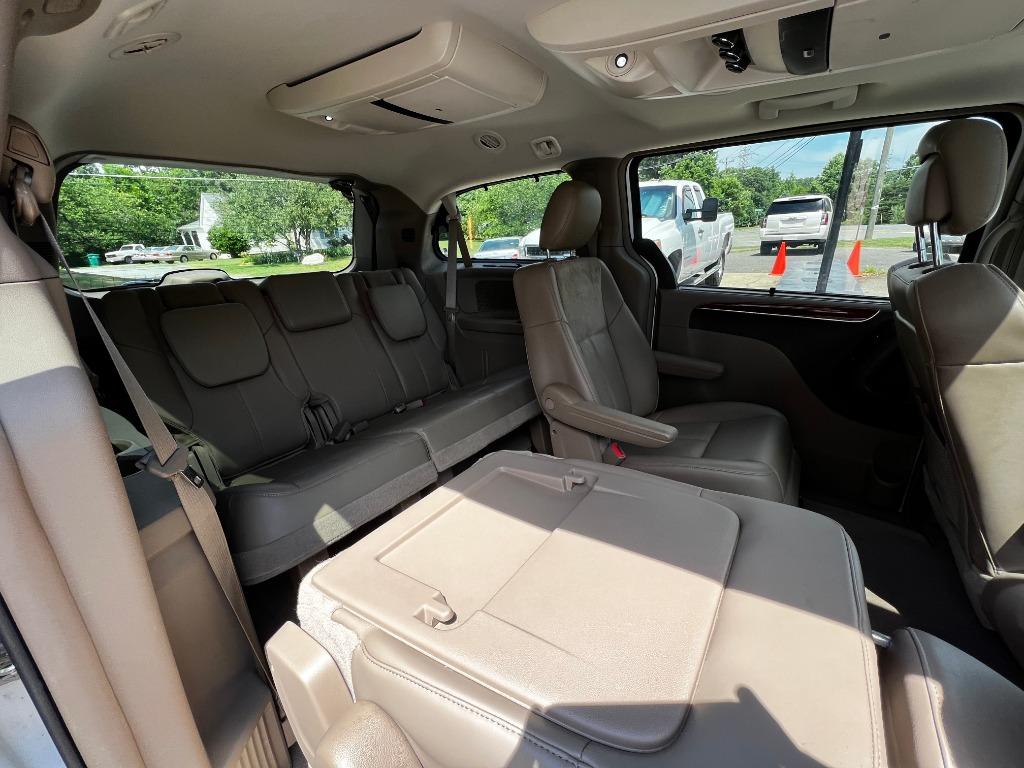 ChryslerTown & Country19