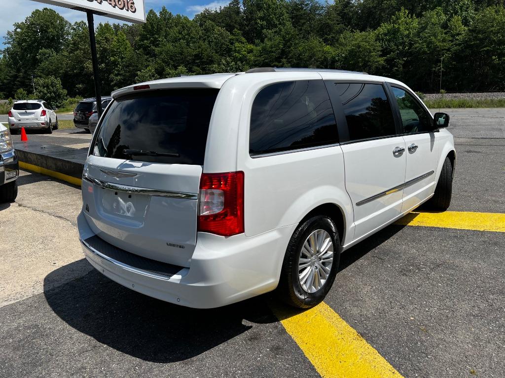 ChryslerTown & Country7
