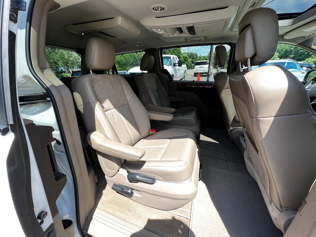 ChryslerTown & Country20