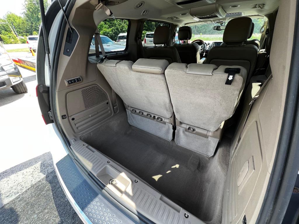 ChryslerTown & Country17
