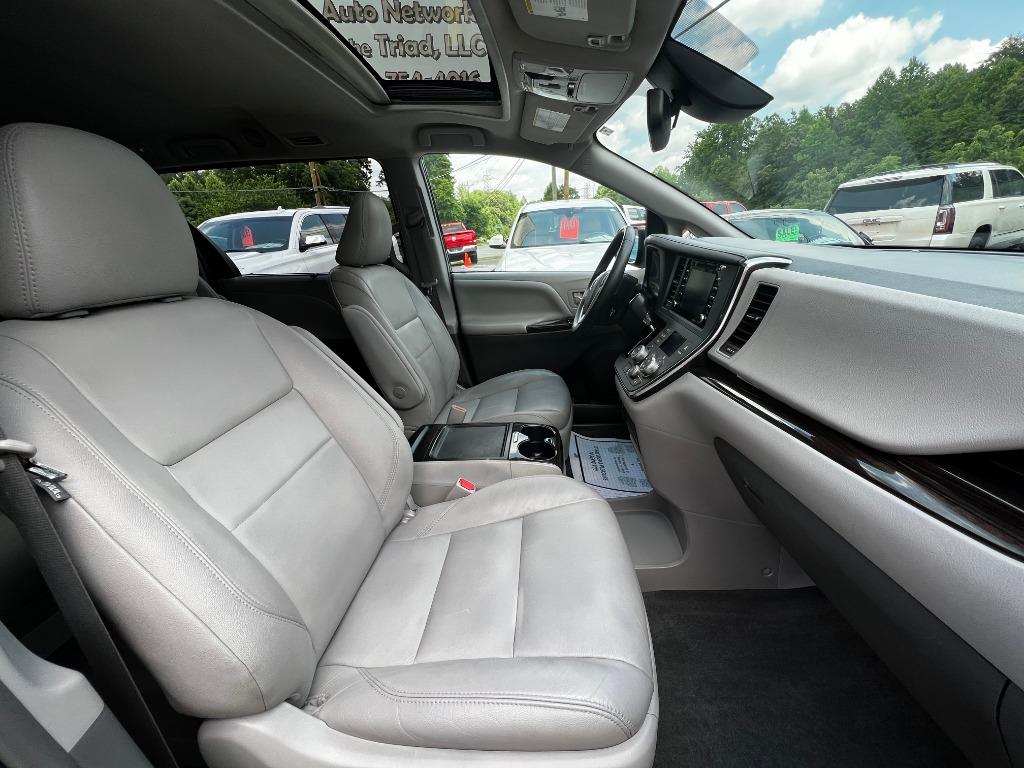 ToyotaSienna19