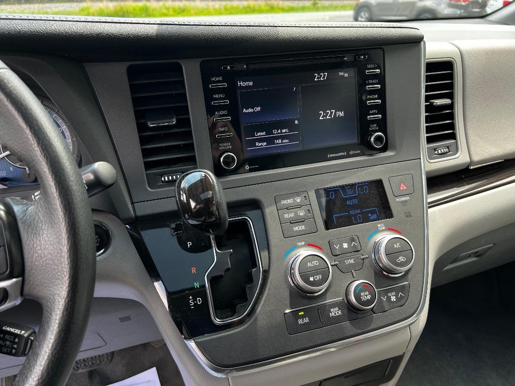 ToyotaSienna23