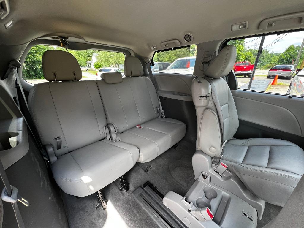 ToyotaSienna16
