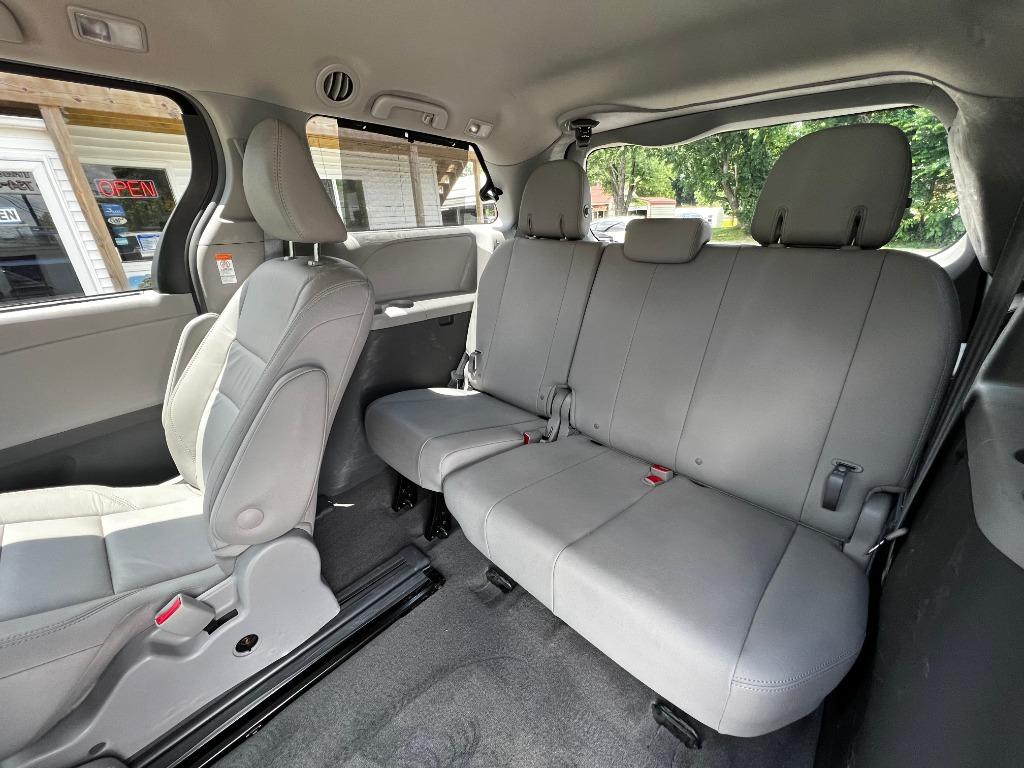 ToyotaSienna12