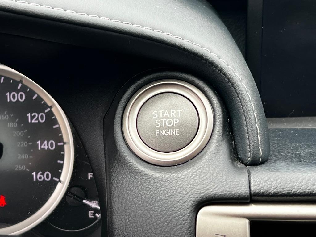 LexusIS 30023