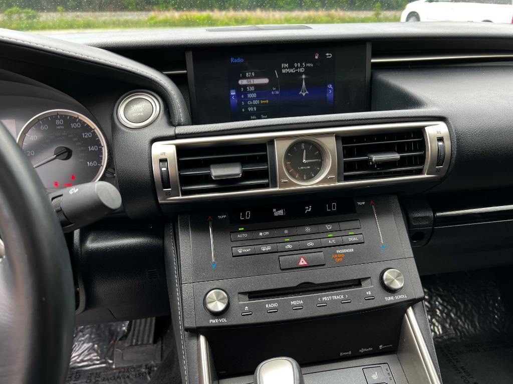 LexusIS 30020