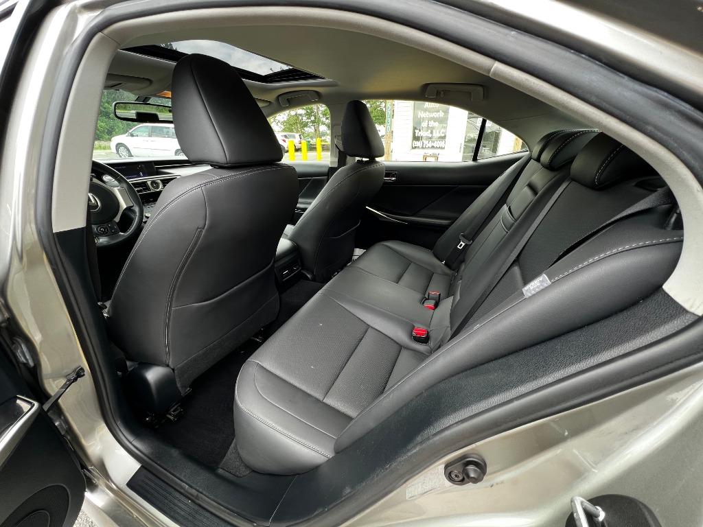 LexusIS 30012