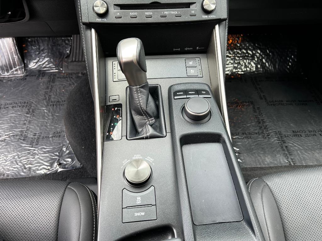 LexusIS 30022