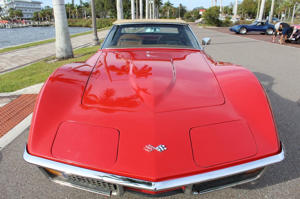 1972 Chevrolet Corvette 11