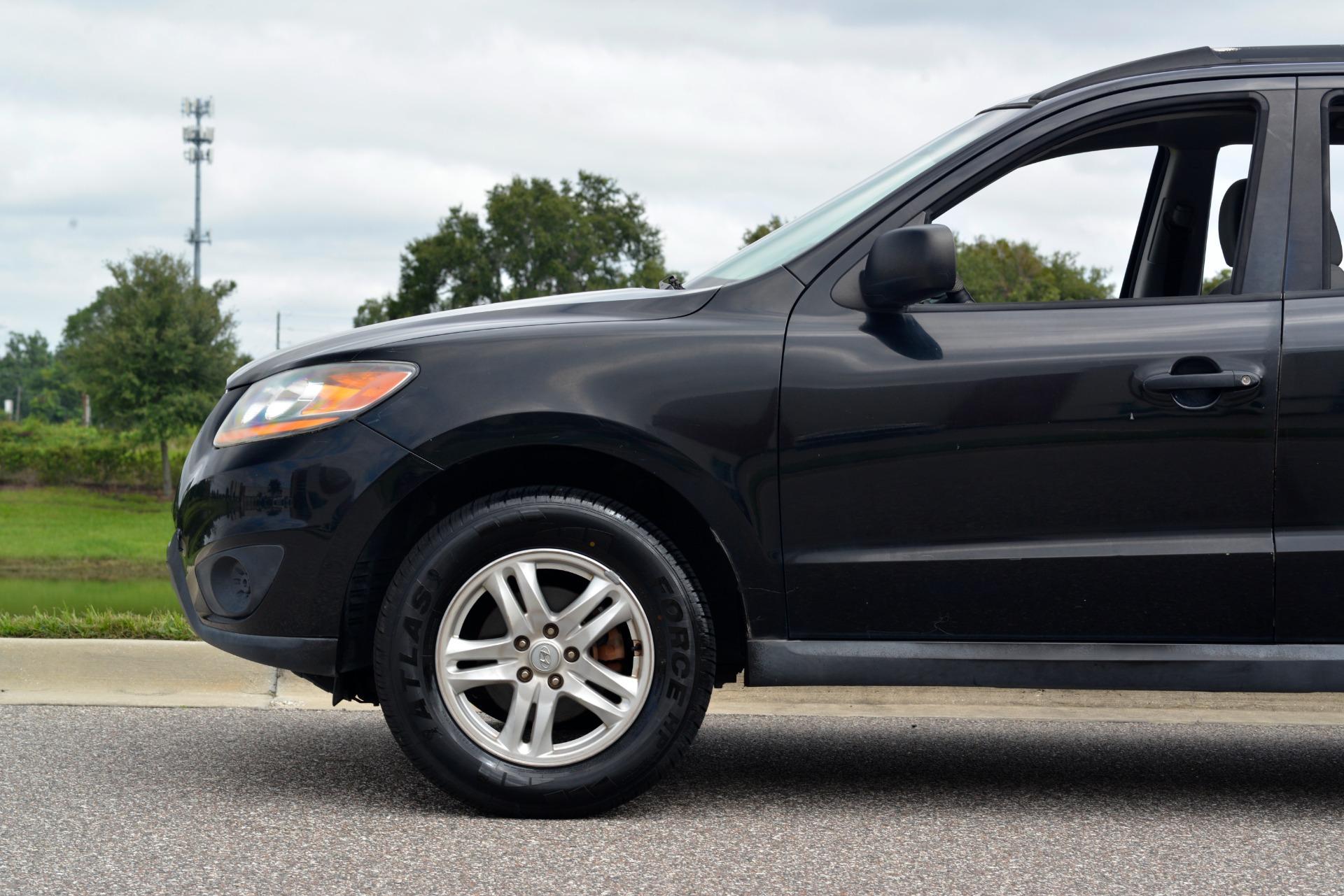 2011 Hyundai Santa Fe 26