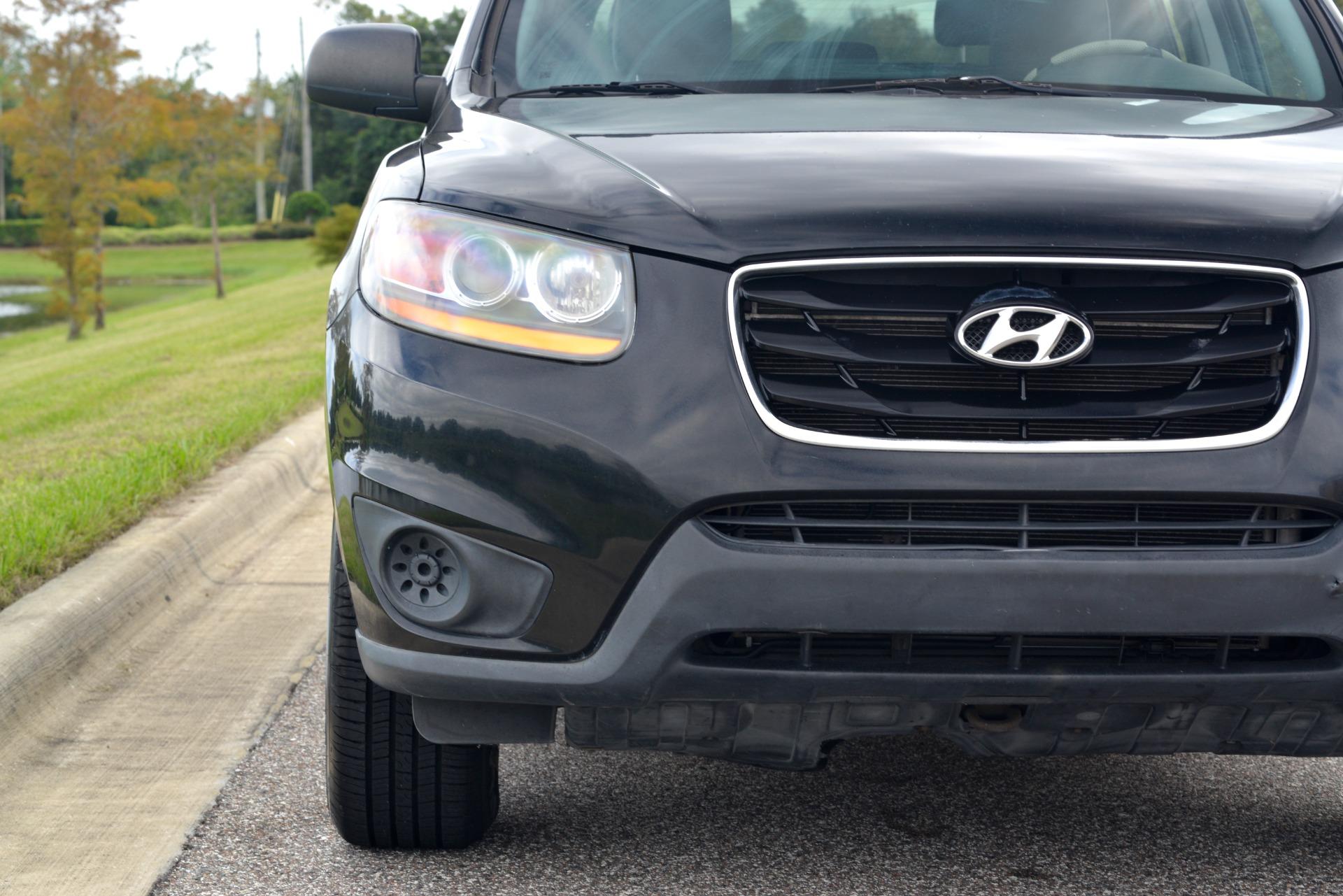 2011 Hyundai Santa Fe 33