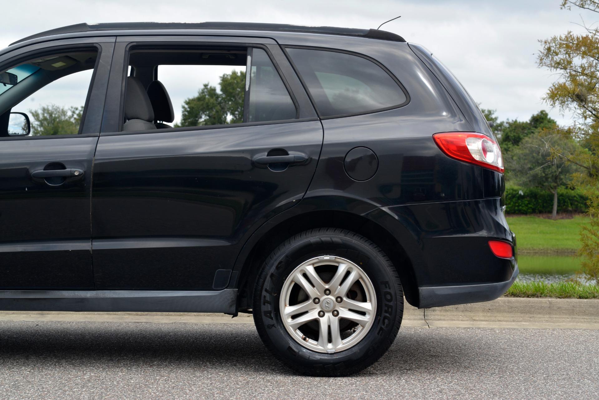 2011 Hyundai Santa Fe 24
