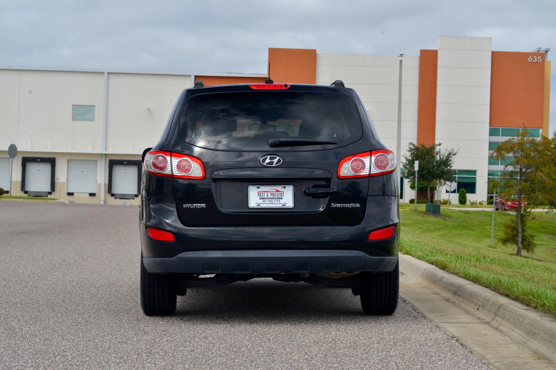2011 Hyundai Santa Fe 19