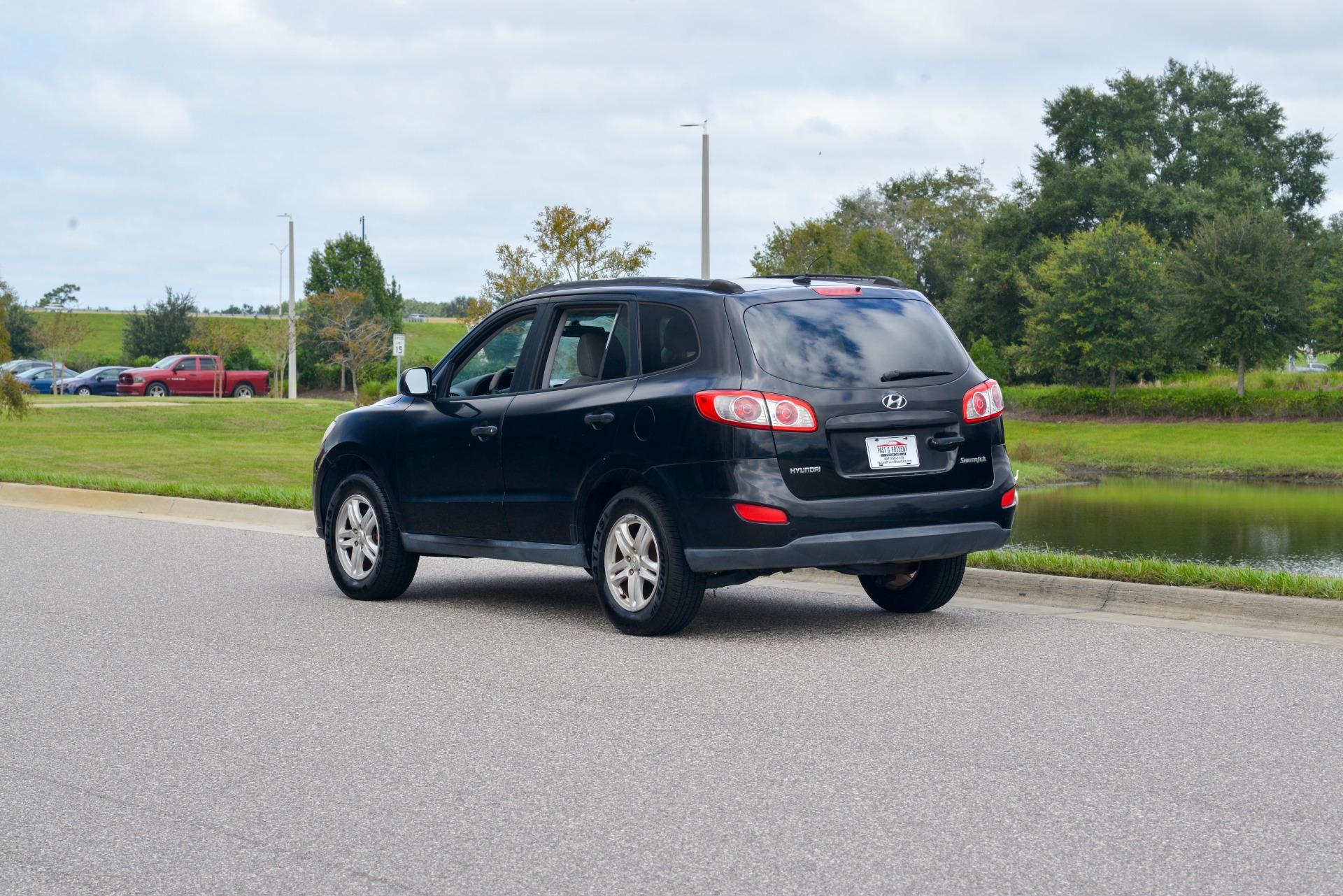 2011 Hyundai Santa Fe 17