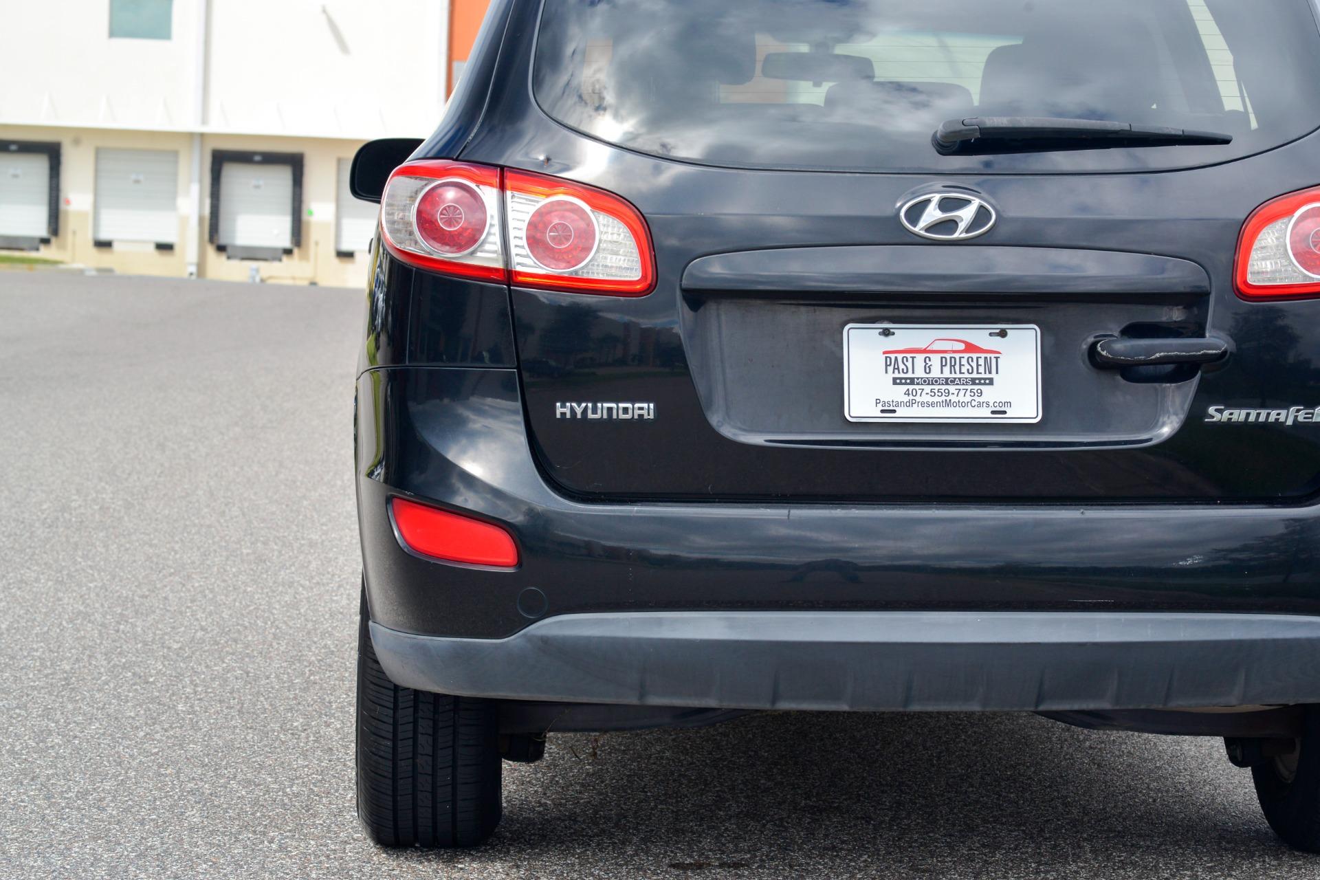 2011 Hyundai Santa Fe 21