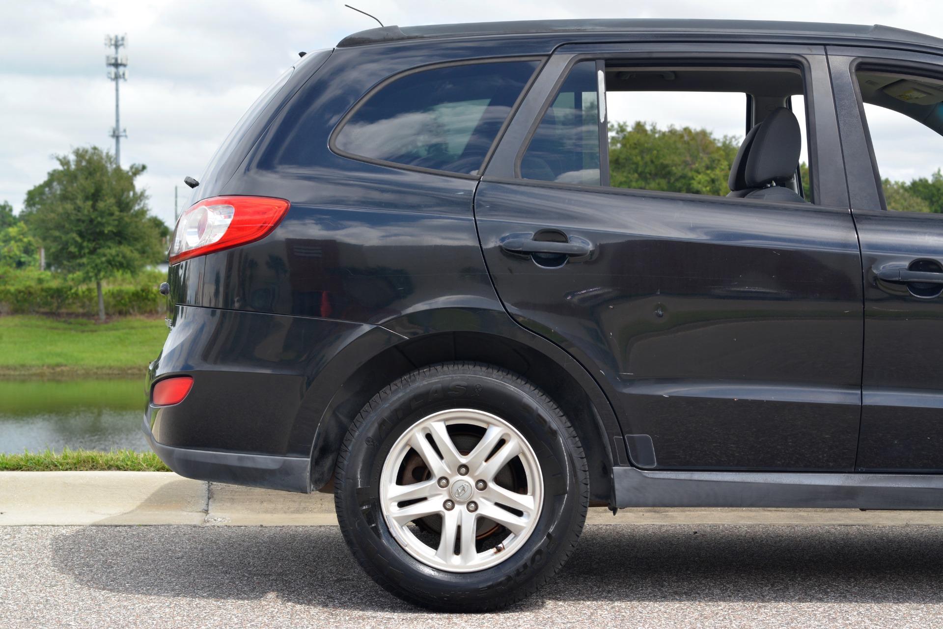 2011 Hyundai Santa Fe 43