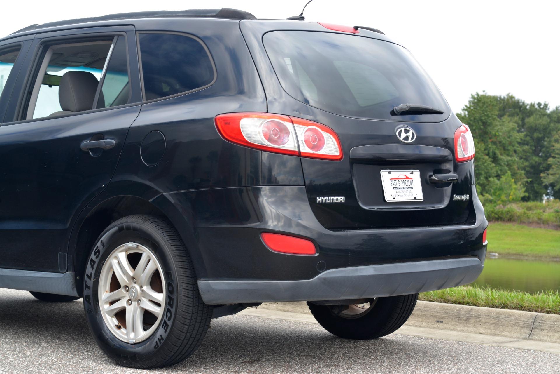 2011 Hyundai Santa Fe 23