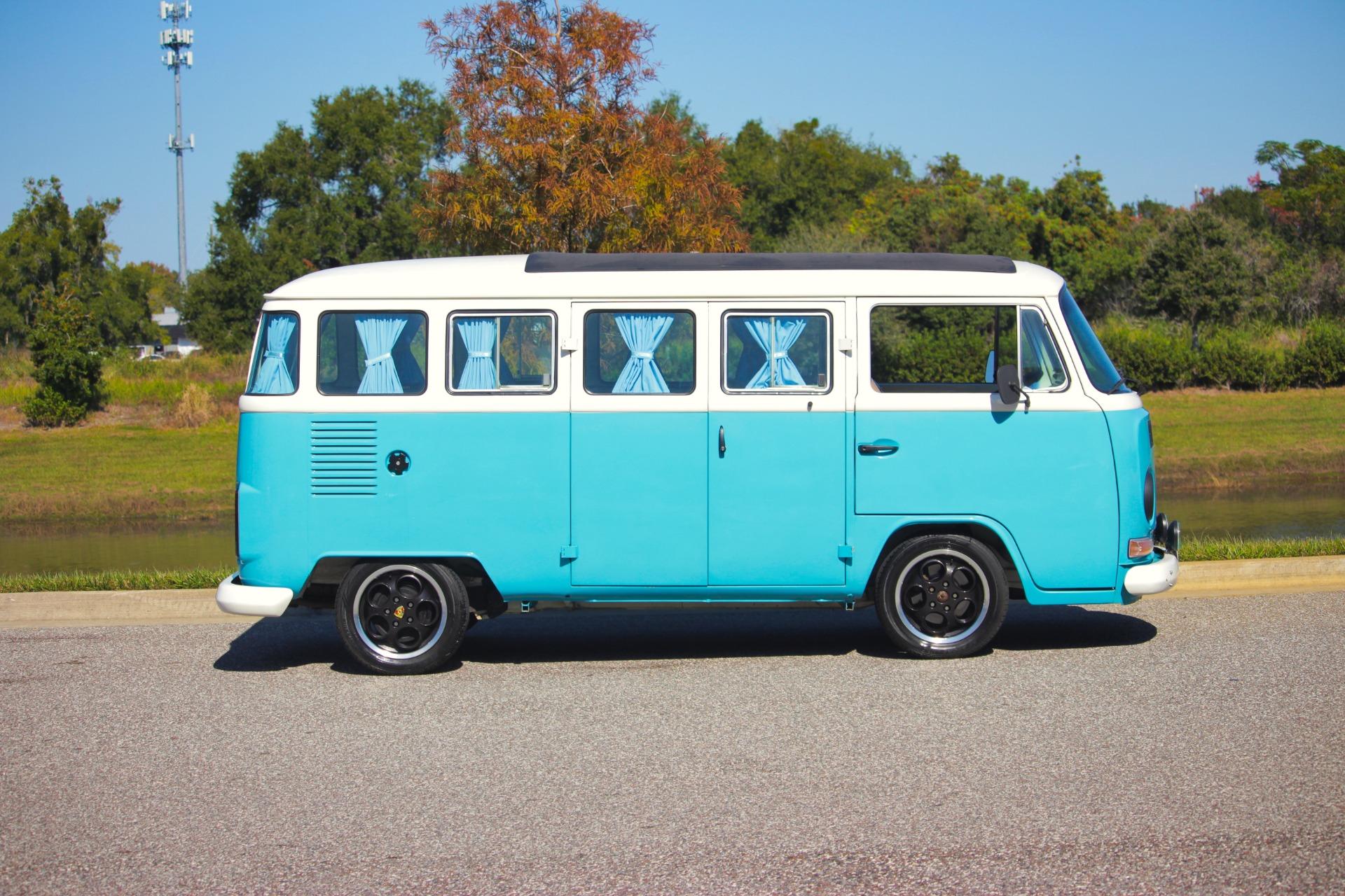 1992 Volkswagen Bus 30