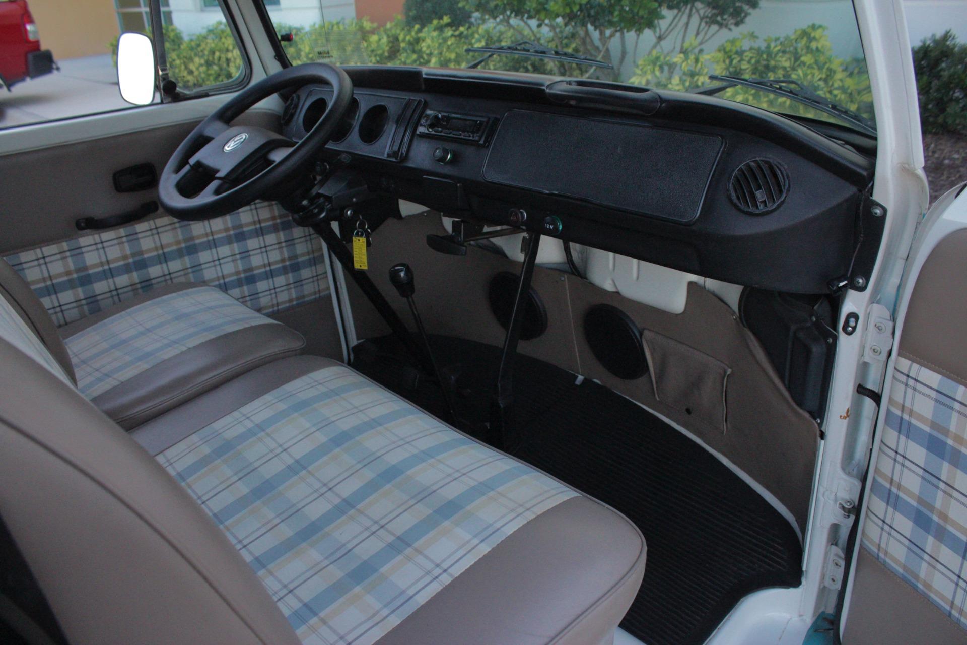 1992 Volkswagen Bus 11