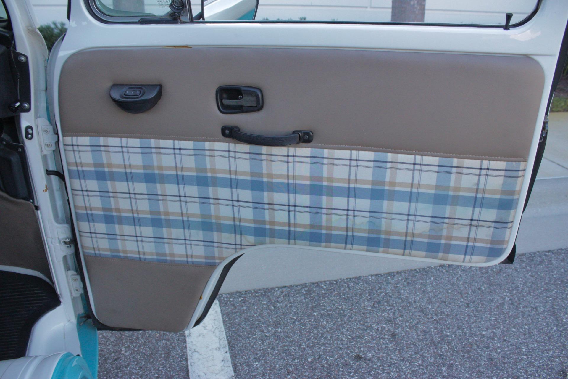 1992 Volkswagen Bus 51