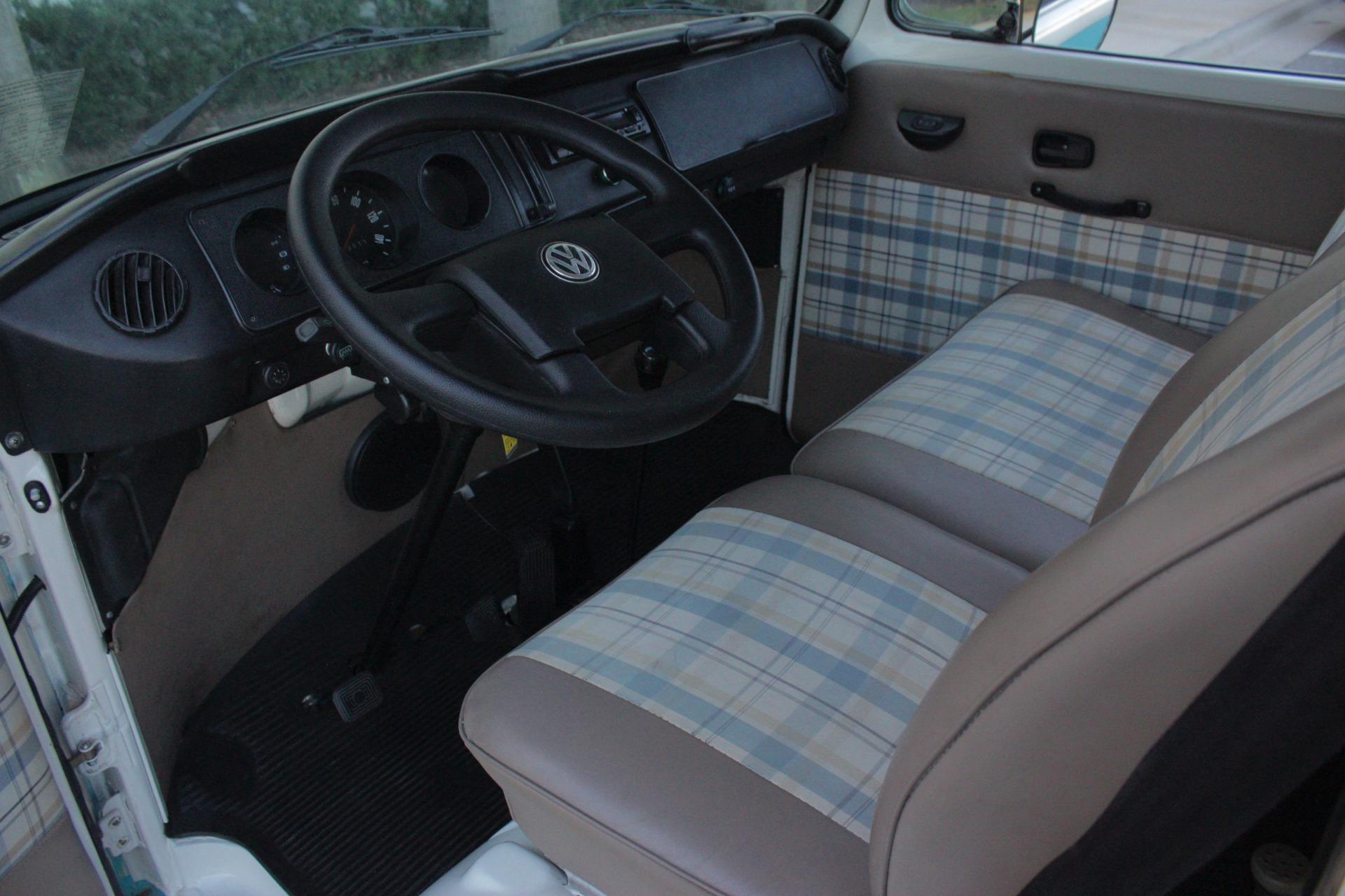 1992 Volkswagen Bus 10