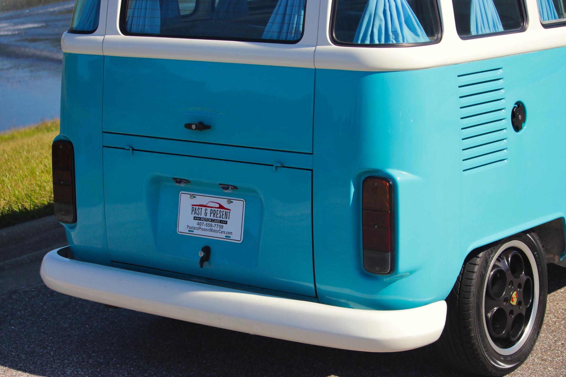 1992 Volkswagen Bus 37