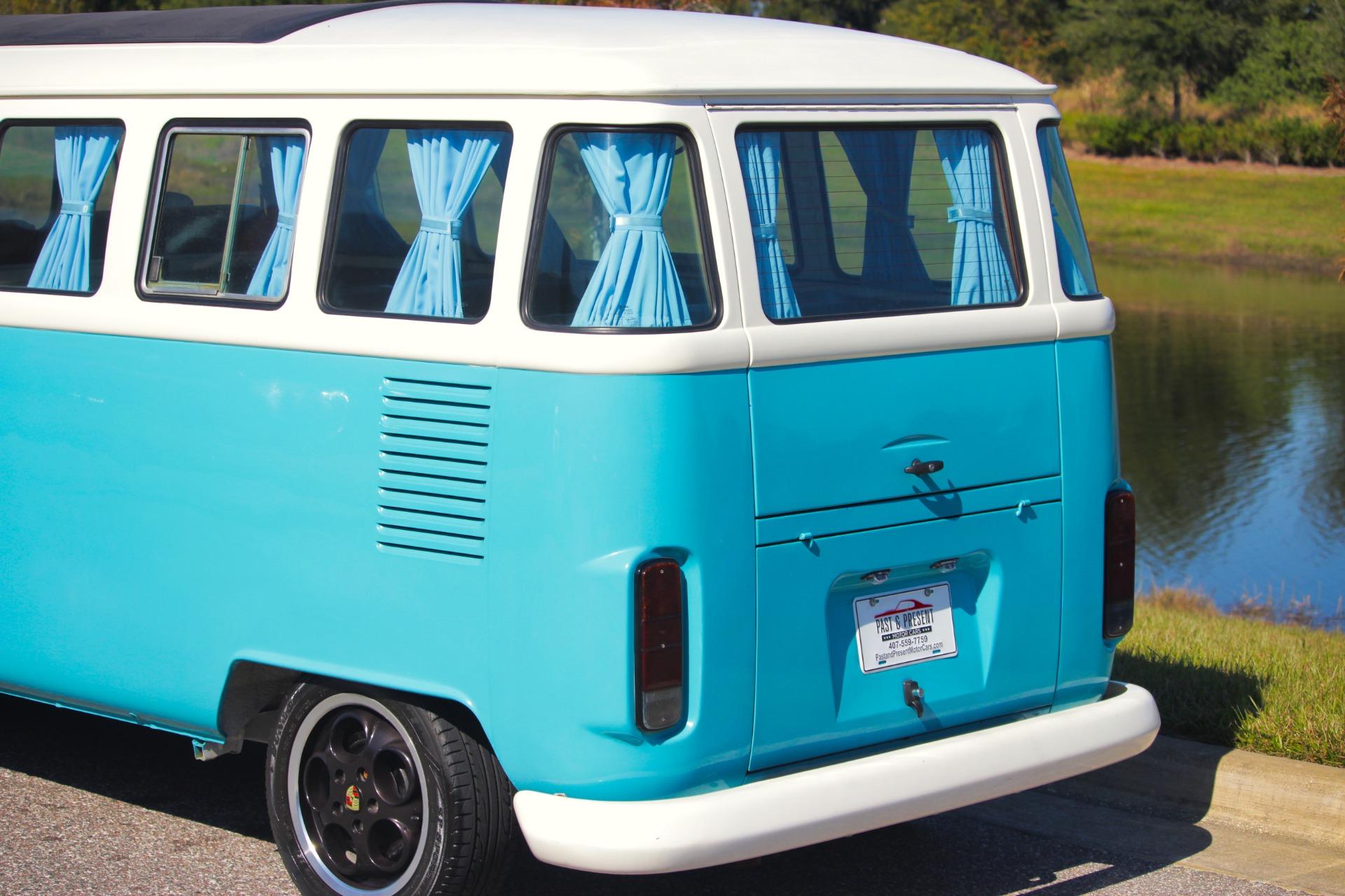 1992 Volkswagen Bus 26