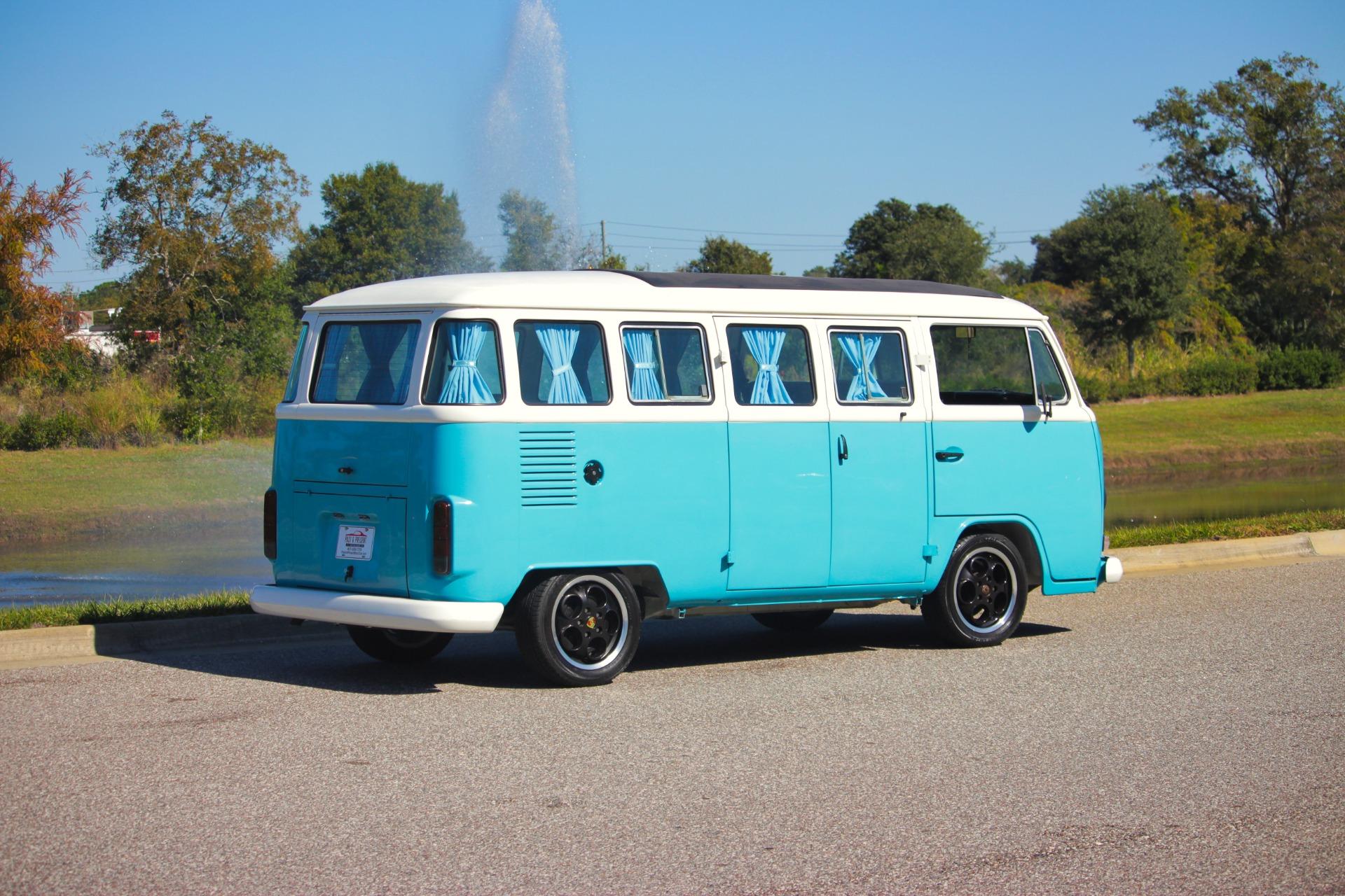 1992 Volkswagen Bus 32