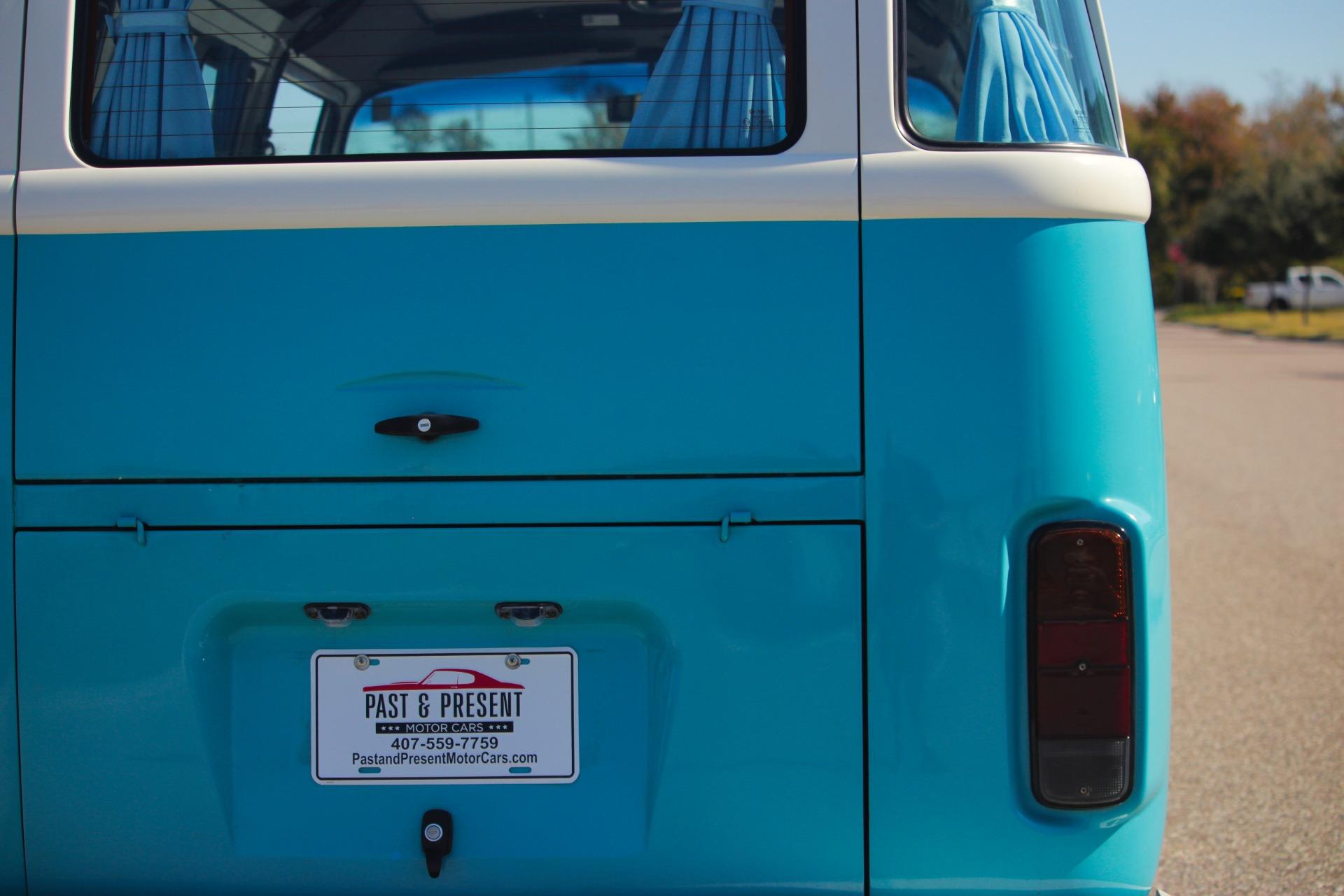 1992 Volkswagen Bus 36