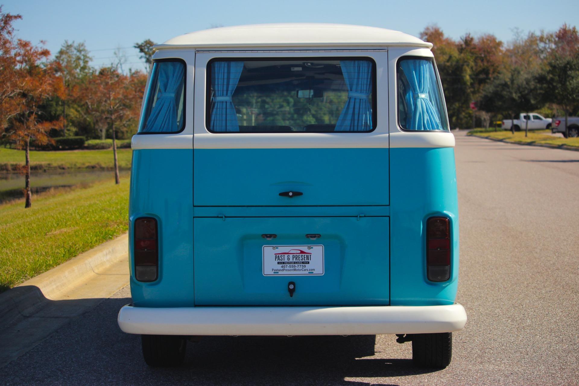 1992 Volkswagen Bus 33