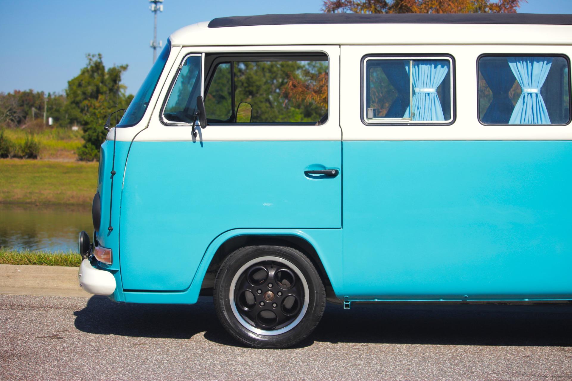 1992 Volkswagen Bus 24
