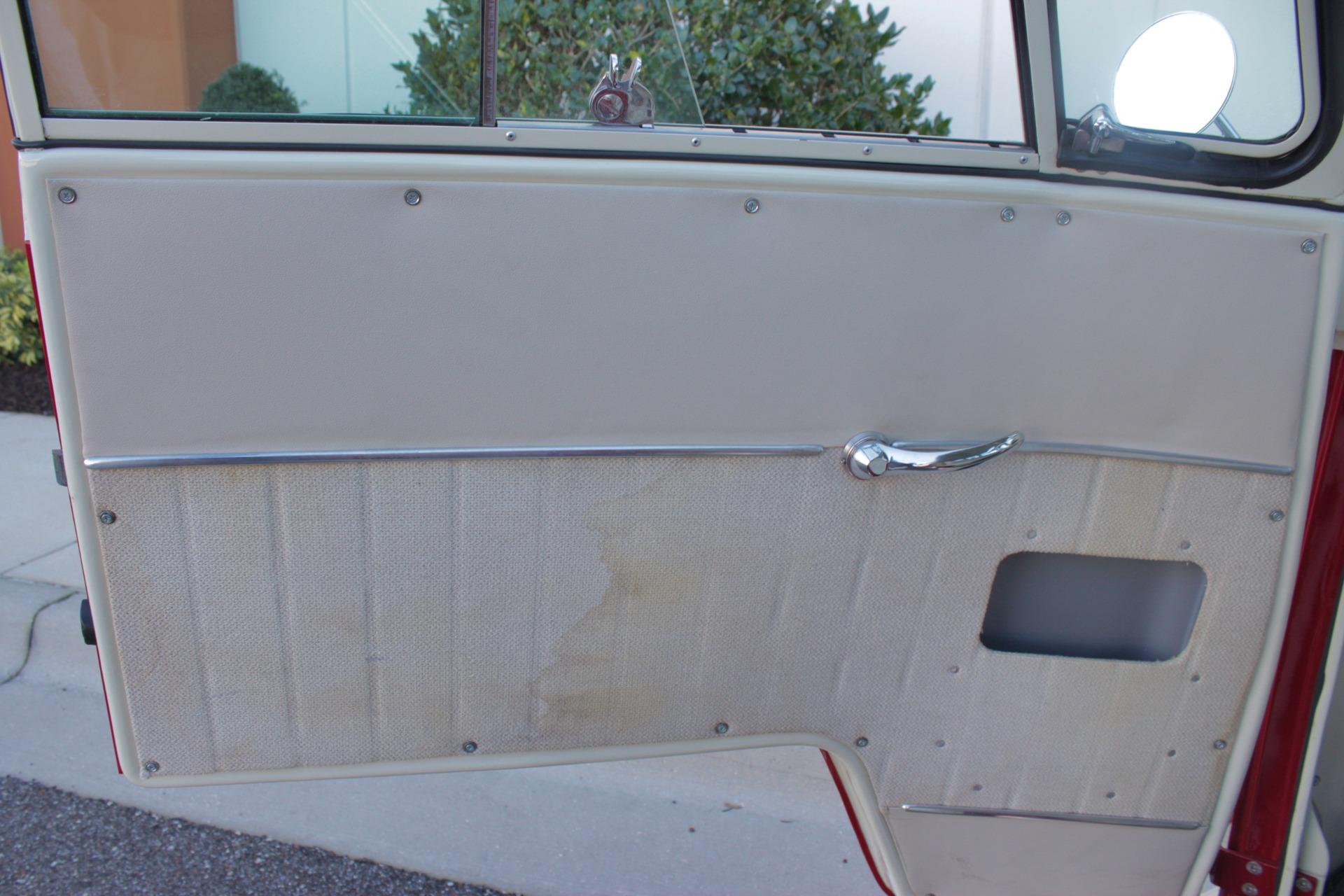 1972 Volkswagen  Bus 47