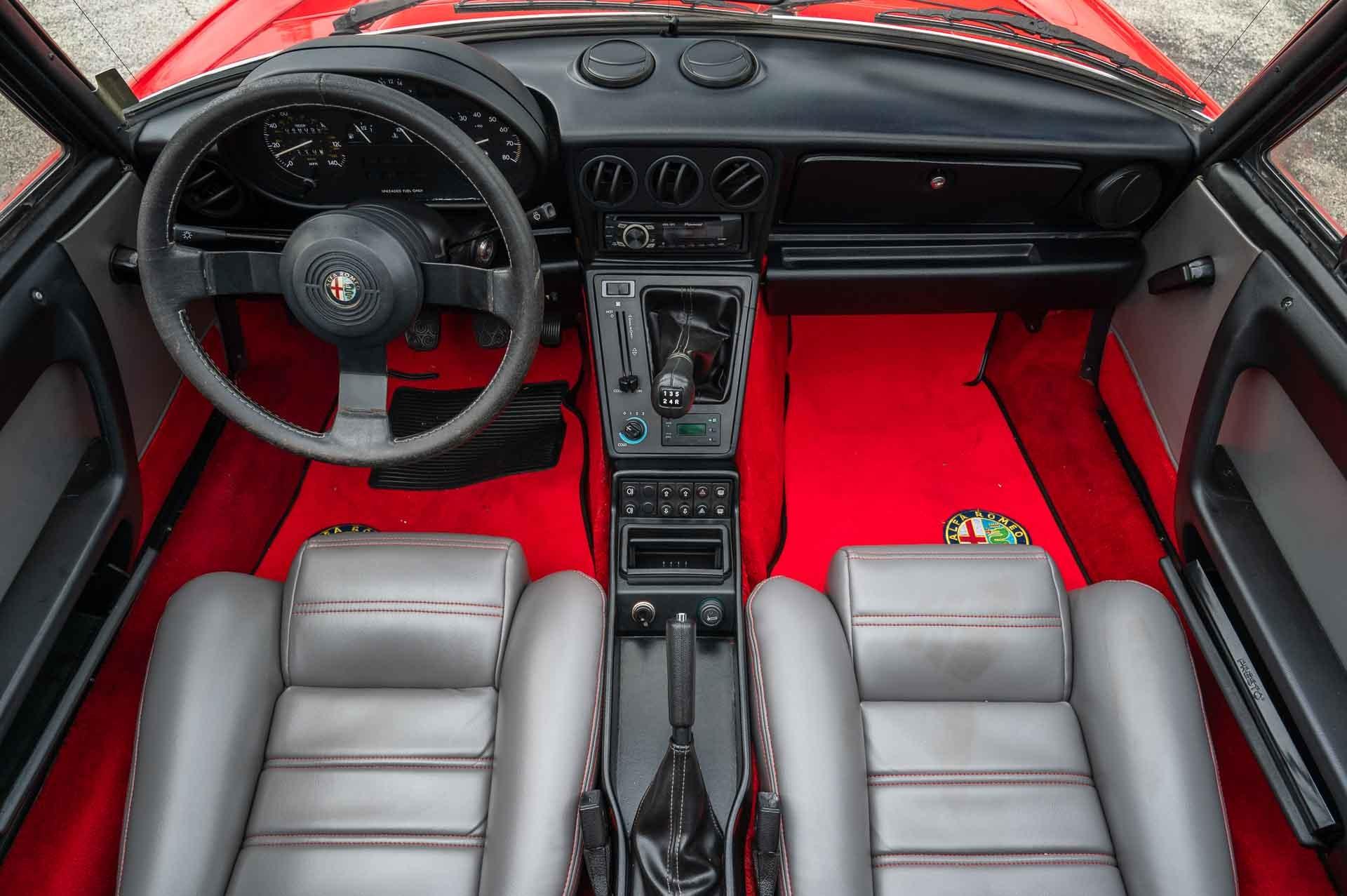 1986 Alfa Romeo Spider 53