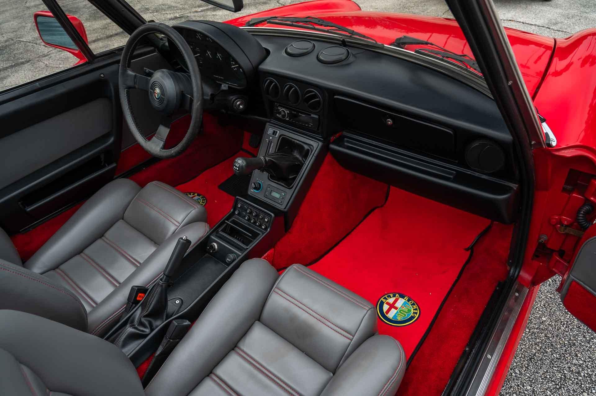 1986 Alfa Romeo Spider 40